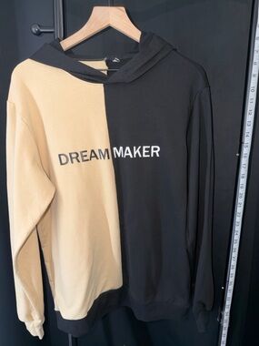 SHEIN Two-Tone DREAM MAKER Hoodie - Black & Cream